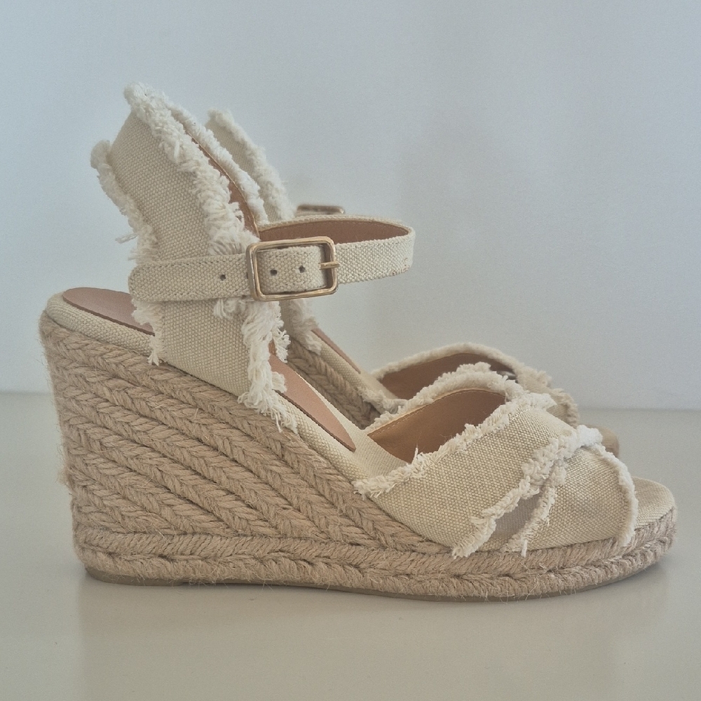 Castaner Bromelia Ivory Wedges, Size 38/US 7.5